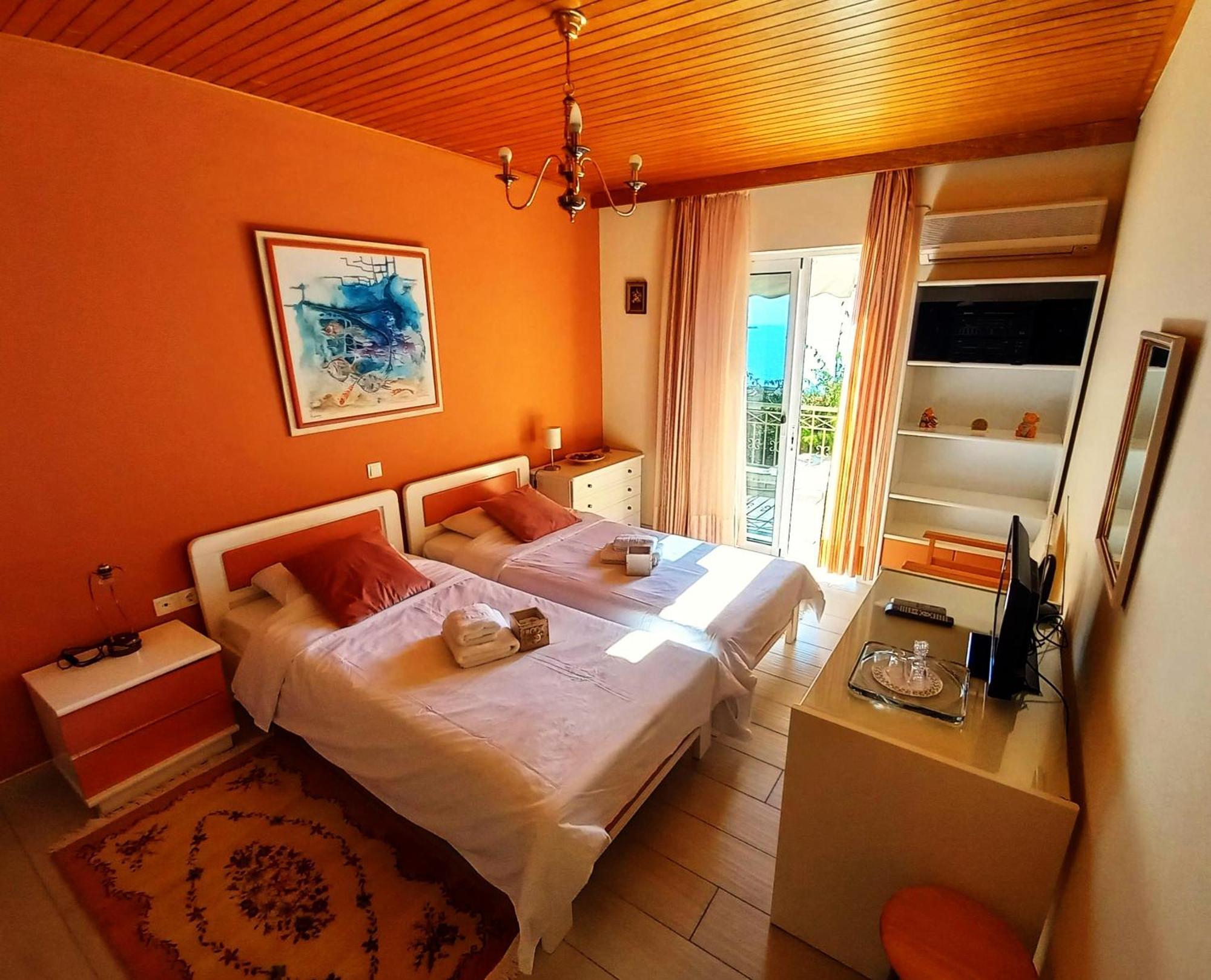 Villa "Eva" - Entire Beachfront Holiday Home - 4S Agia Marina  Eksteriør billede